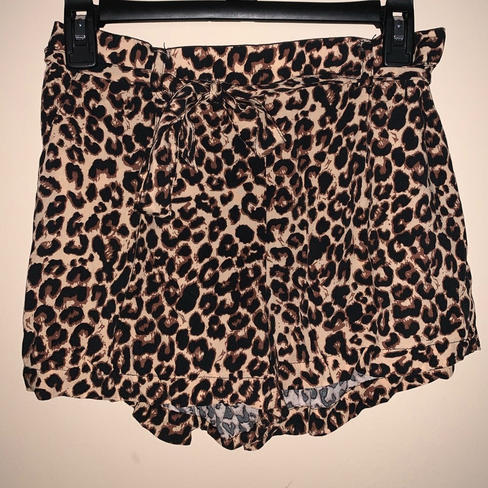 Soft cheetah print tie shorts